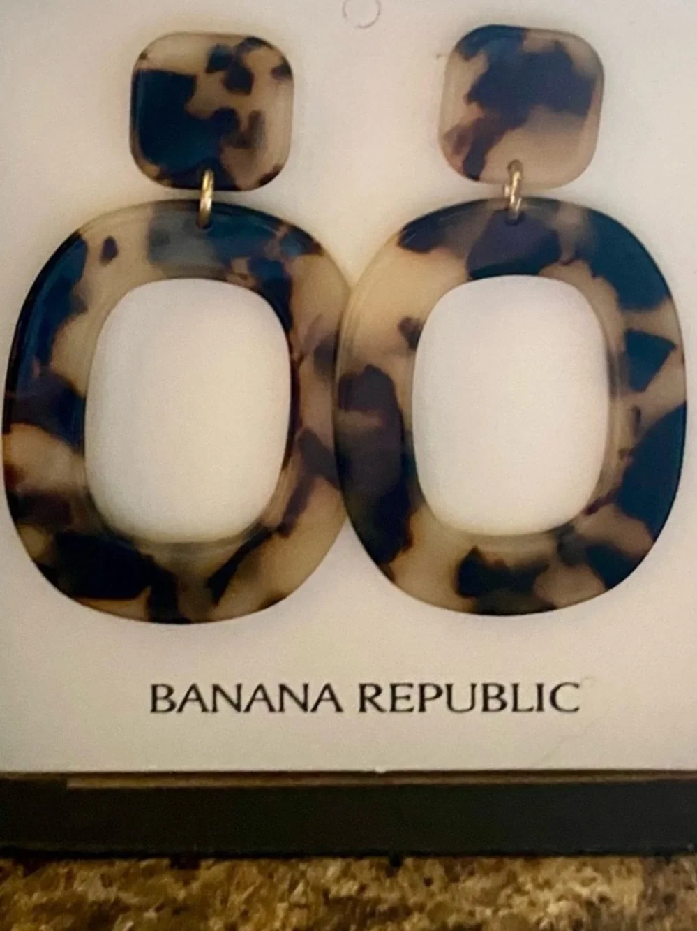 BANANA REPUBLIC BROWN & CREAM FAUX TORTOISE SHELL EARRINGS FOR PIERCED EARS